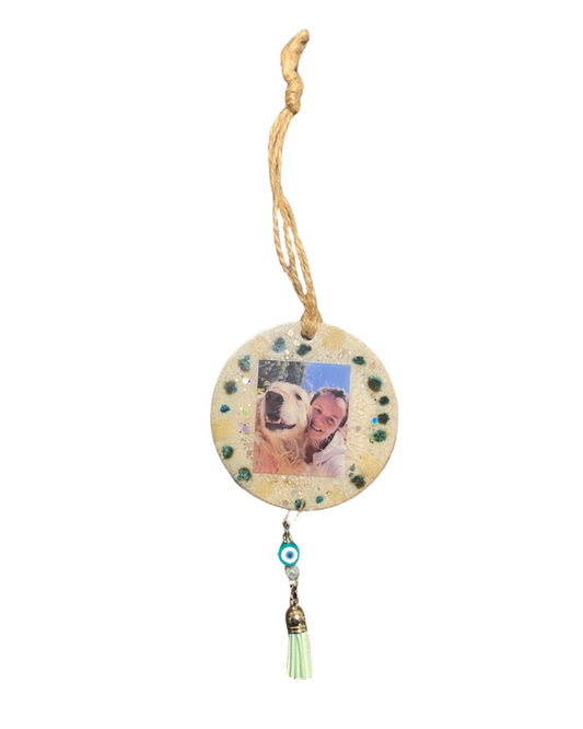Colgante en resina con foto personalizada de mascota – recuerdo decorativo para auto o pared